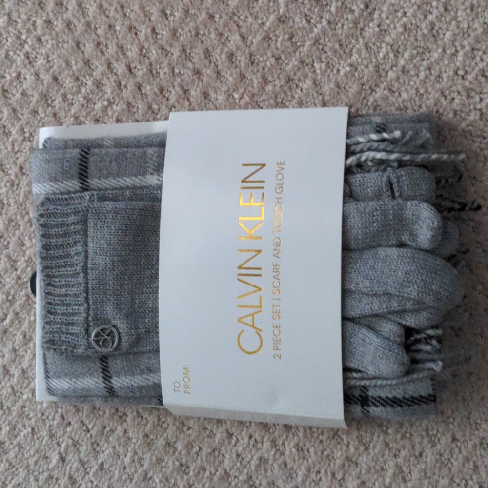 Calvin Klein Scarf and glove set grey